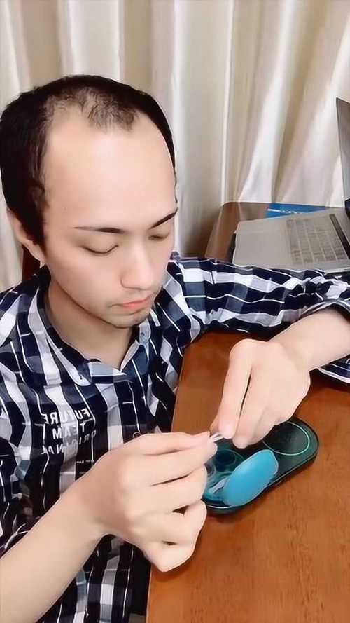发卡网的变装秀,一个让程序员爱上前台的奇幻故事