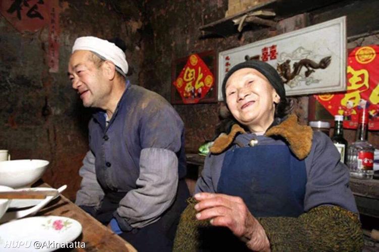 我亲手养大的两个孩子,一个成了摇钱树,一个成了无底洞