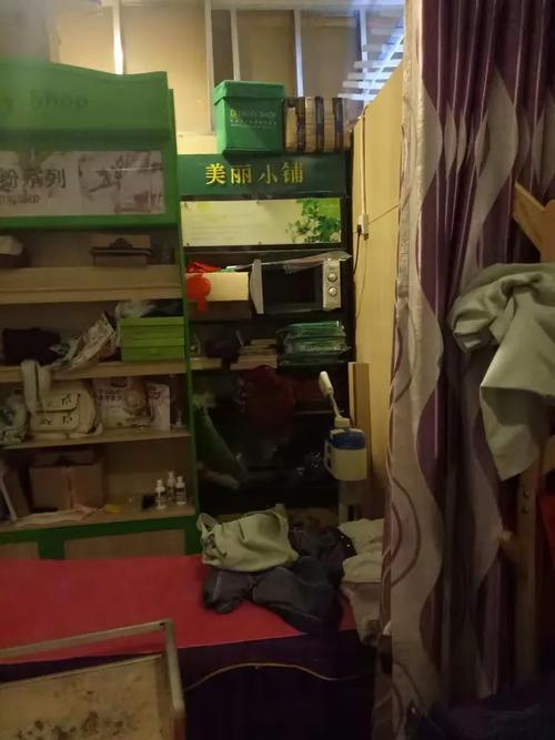 那个只卖袜子的小铺,是如何悄悄卖起微波炉的?