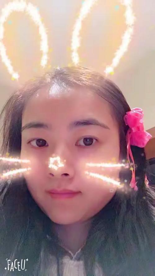 那天,我的小铺差点被一枚发卡掀翻
